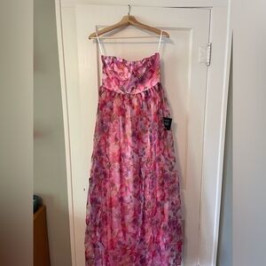 Gorgeous floral floor-length dress